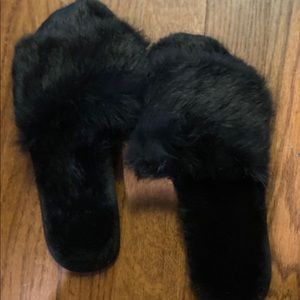 Beautiful  Black real fur slide shoe size 7